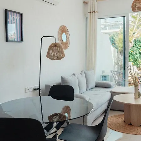 King's Park - Unit 1 Stylish 1br Near Paphos