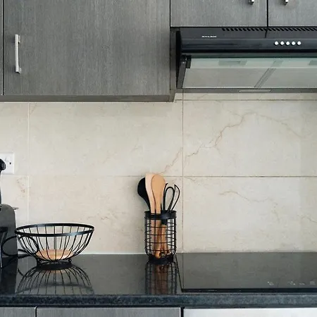 King's Park - Unit 1 Stylish 1br Near